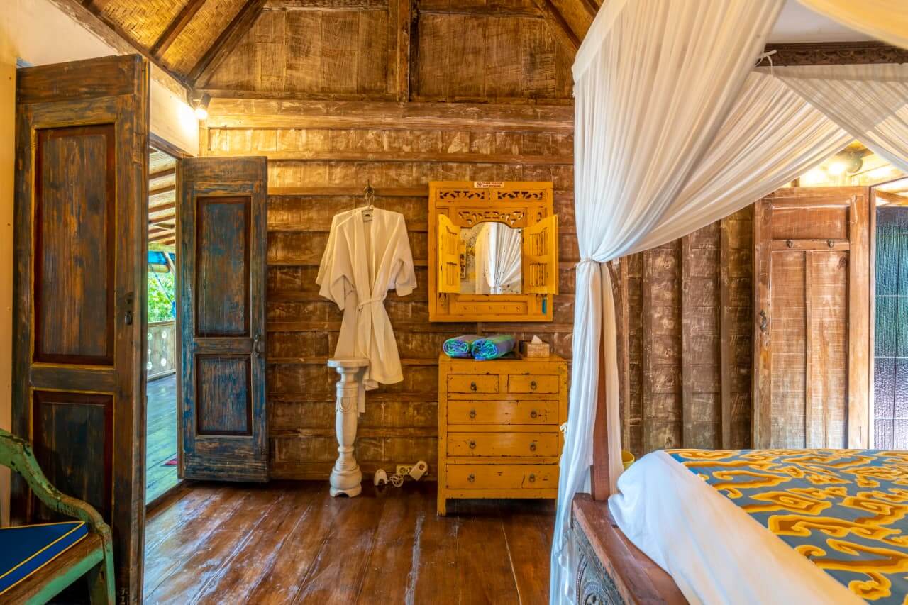 Kais-Beach-House-Blue-Room-12