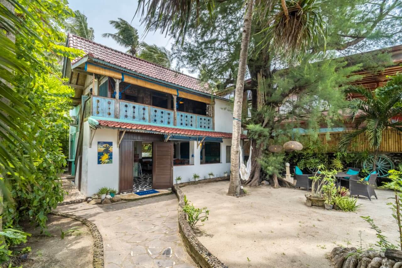 Kais-Beach-House-Pool-Garden-Beach-37