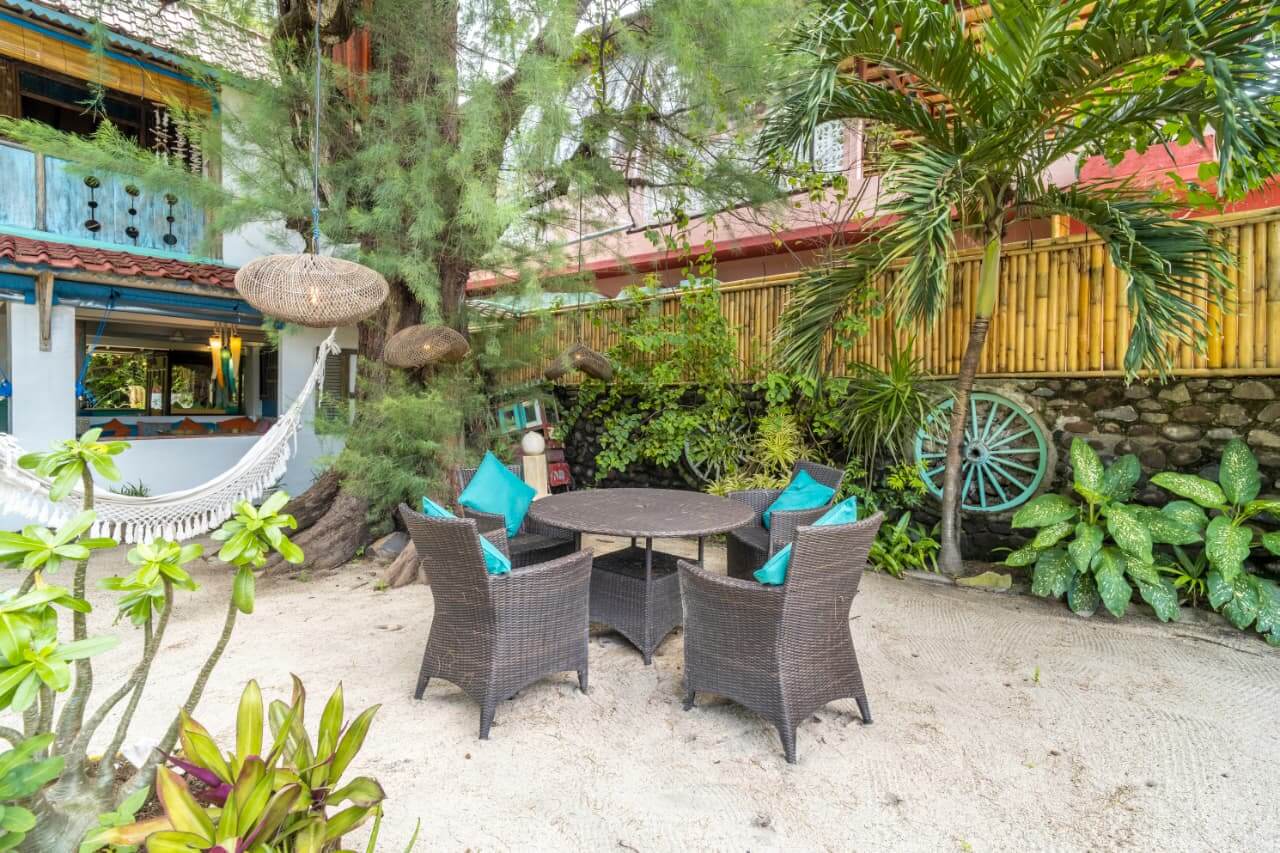 Kais-Beach-House-Pool-Garden-Beach-38