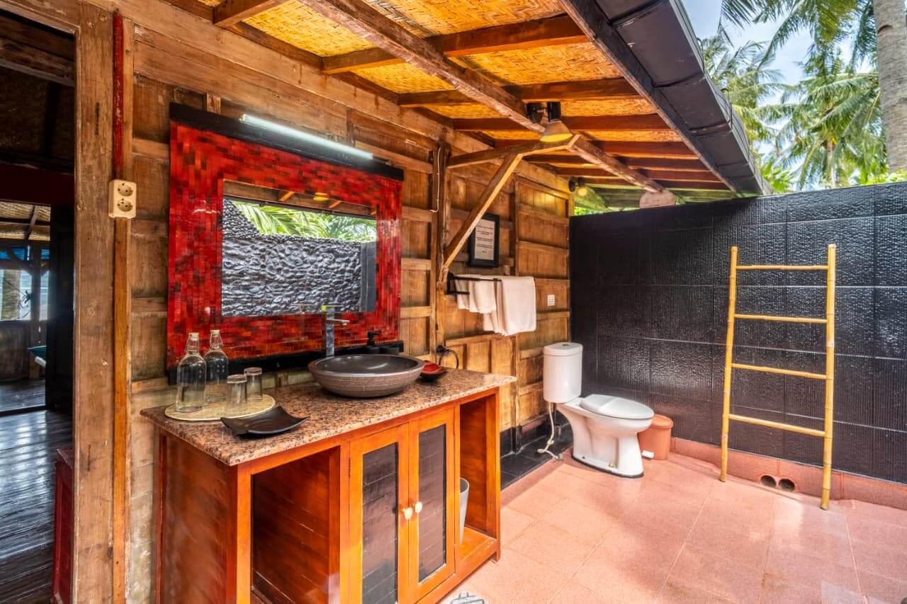 Kais-Beach-House-Red-Room-10